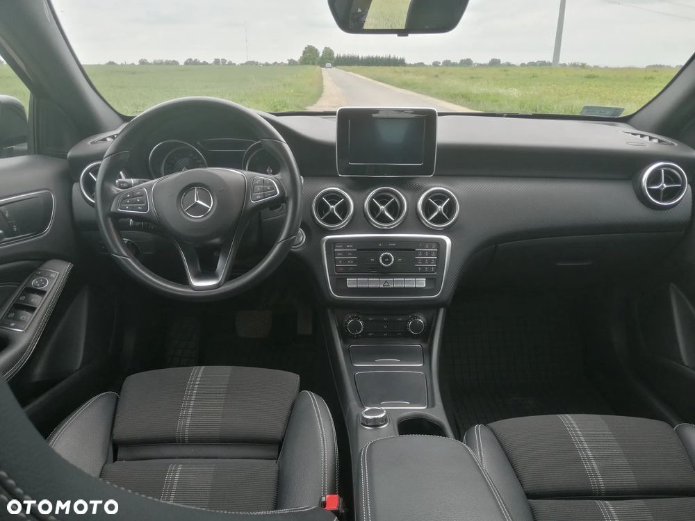 Mercedes-Benz Klasa A 180 7G-DCT 2Style - 12