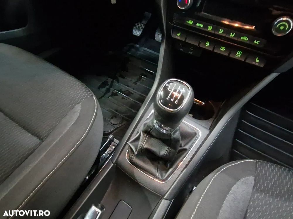 Skoda RAPID 1.2 TSI Ambition - 24