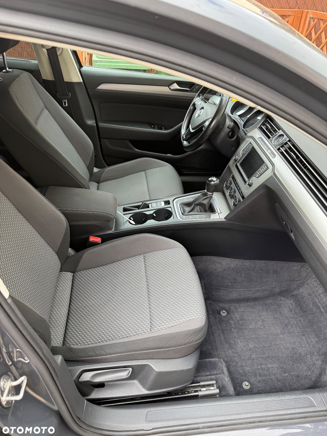 Volkswagen Passat 1.6 TDI BMT Trendline - 8
