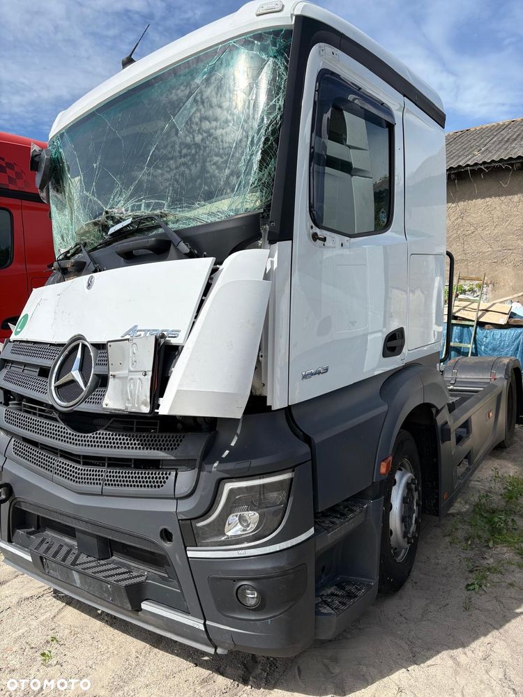 Mercedes-Benz Actros - 1