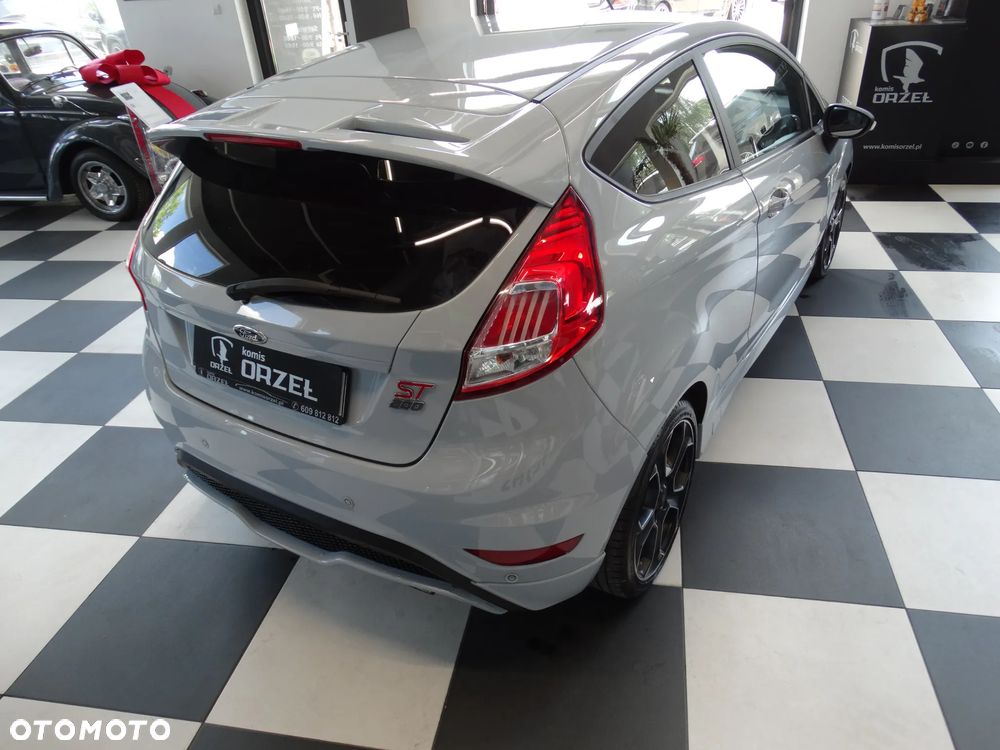 Ford Fiesta 1.6 EcoBoost ST200 - 14