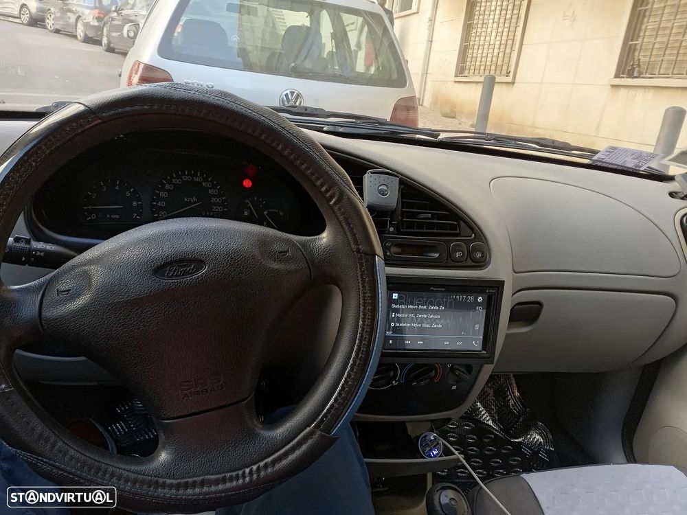 Ford Fiesta 1.25 Studio - 7