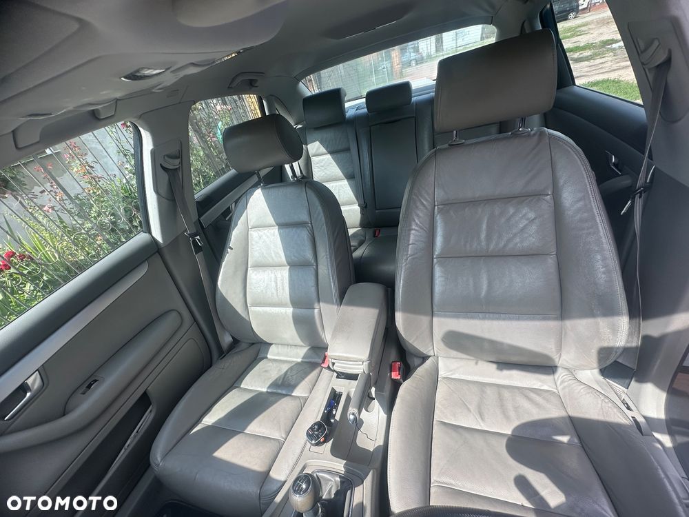 Audi A4 Limousine 2.0 TDI - 11