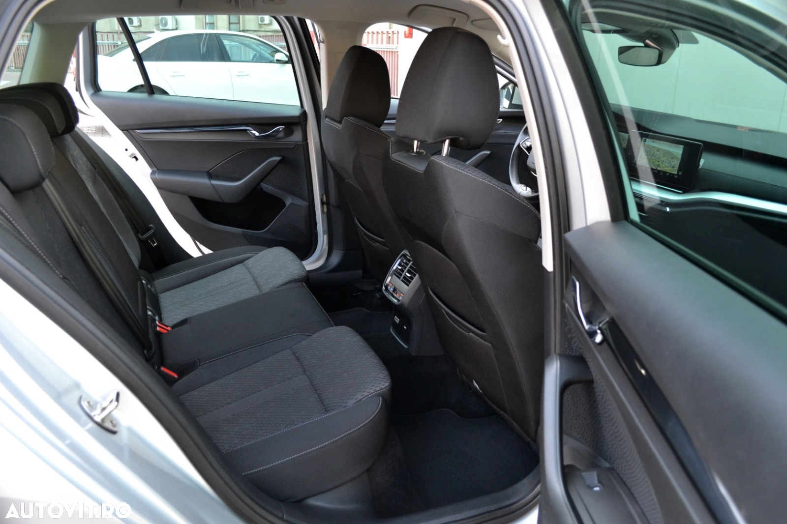 Skoda Octavia Combi 2.0 TDI DSG Clever - 18