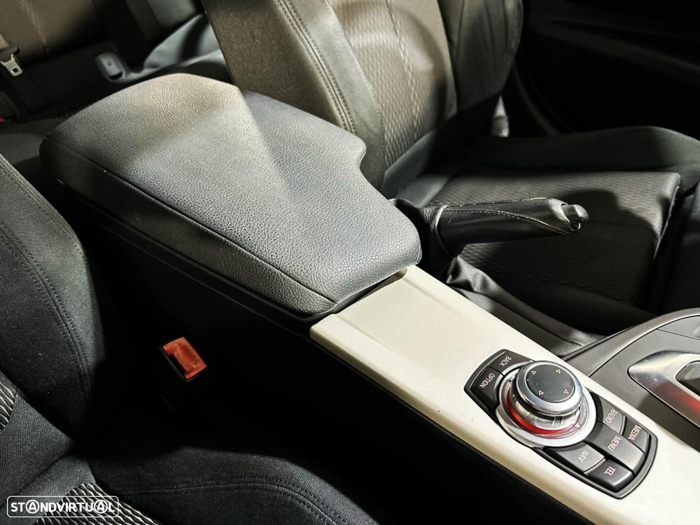 BMW 318 d Line Sport Shadow Auto - 34