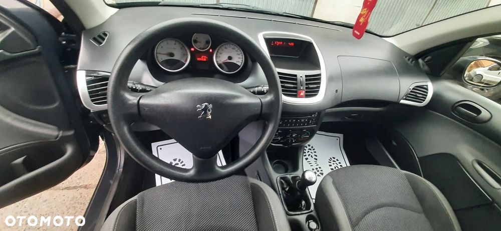Peugeot 206 plus - 26