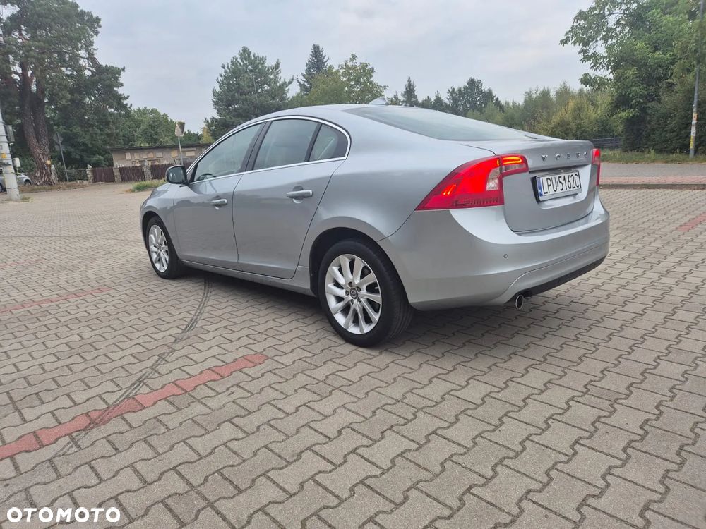 Volvo S60 D2 Momentum - 12