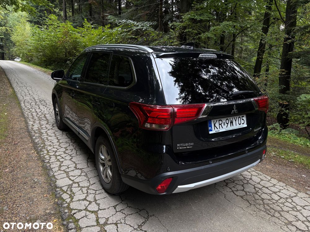 Mitsubishi Outlander 2.0 Instyle + 4WD CVT - 7