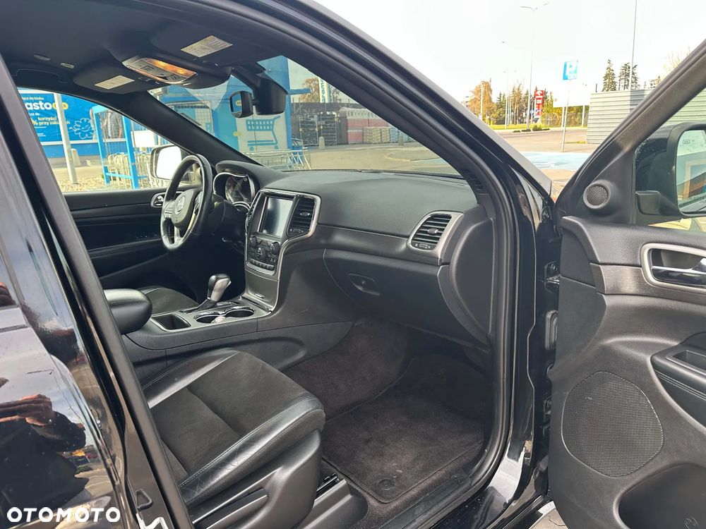 Jeep Grand Cherokee - 14