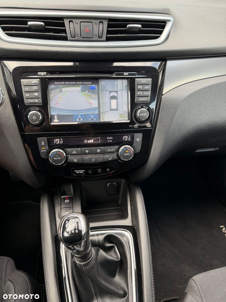 Nissan Qashqai 1.5 dCi N-Connecta - 17