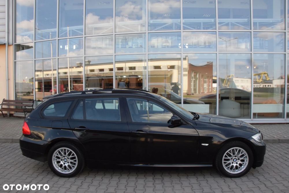 BMW Seria 3 320d xDrive DPF - 6