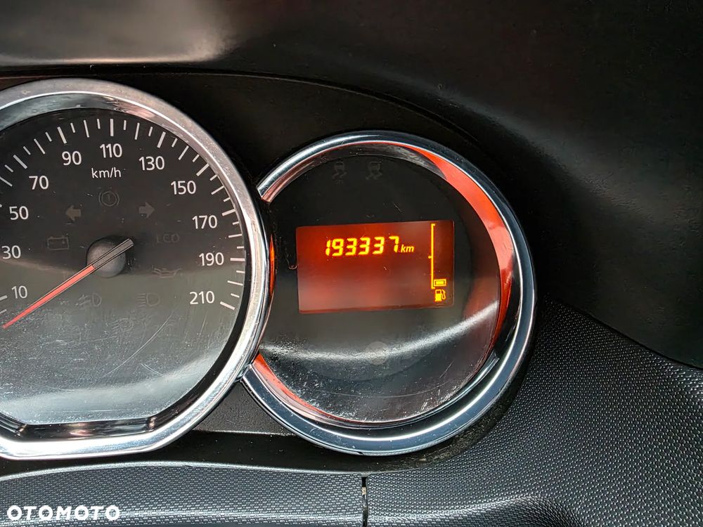 Dacia Duster 1.6 16V 105 4x2 Laureate - 10