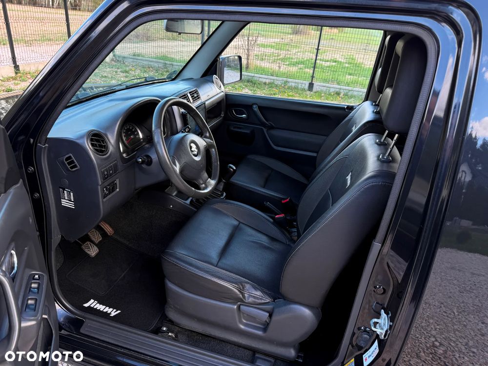 Suzuki Jimny Black&White - 10