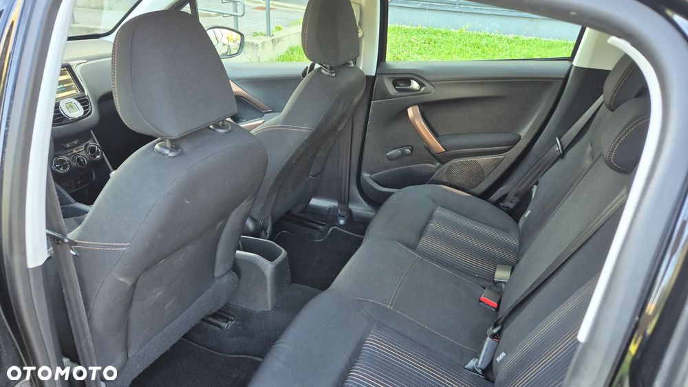 Peugeot 208 1.2 PureTech Style - 8