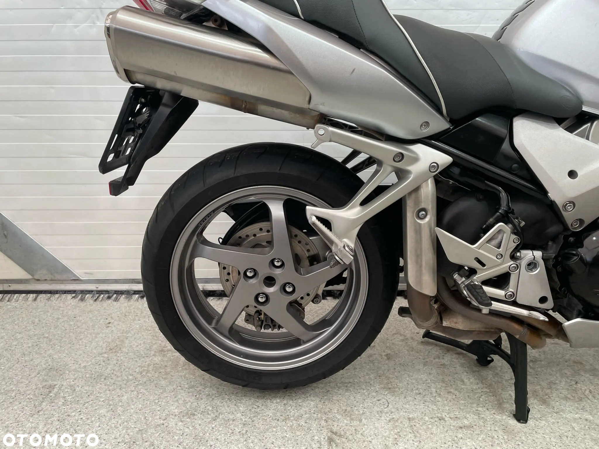 Honda VFR - 25