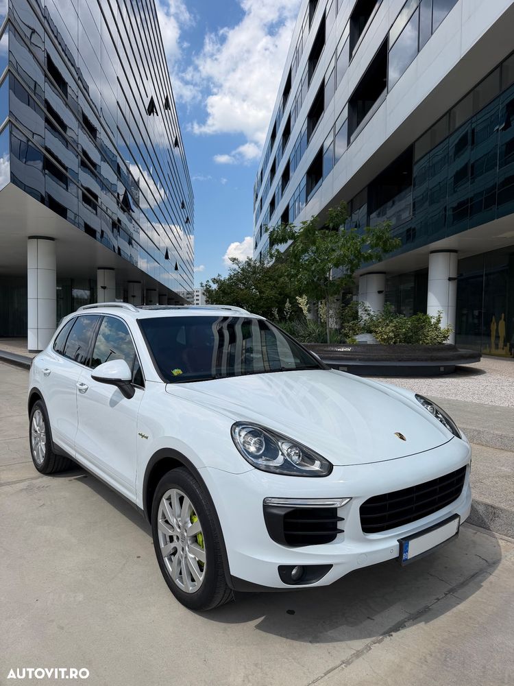 Porsche Cayenne - 1