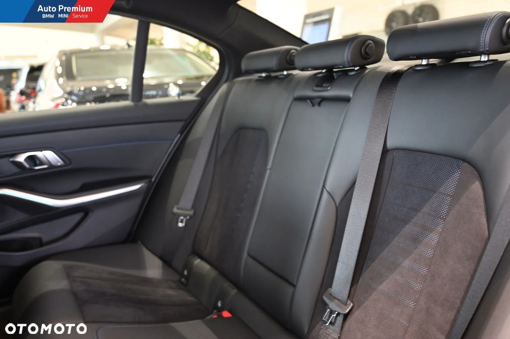 BMW Seria 3 320d xDrive - 16
