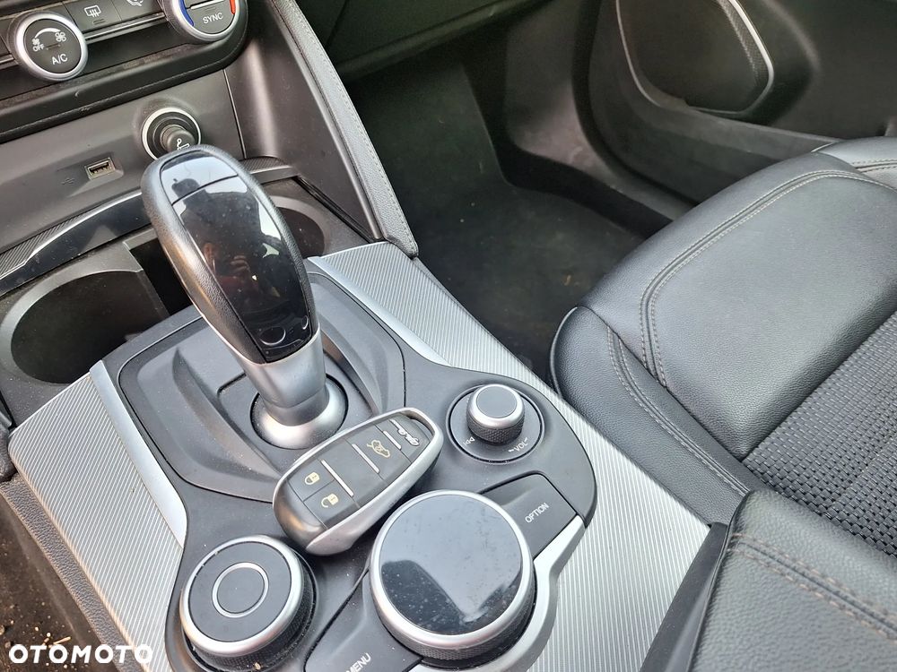 Alfa Romeo Stelvio 2.2 JTDM Super Q4 - 12