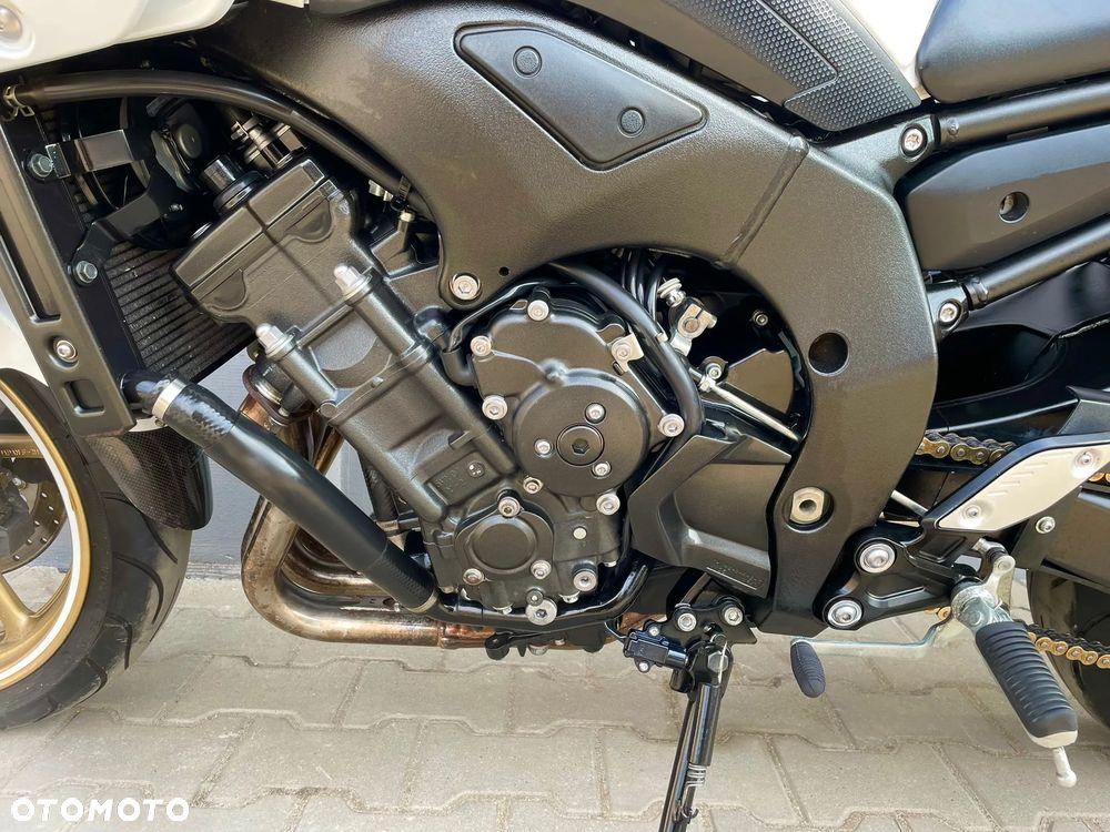 Yamaha FZ8 - 13