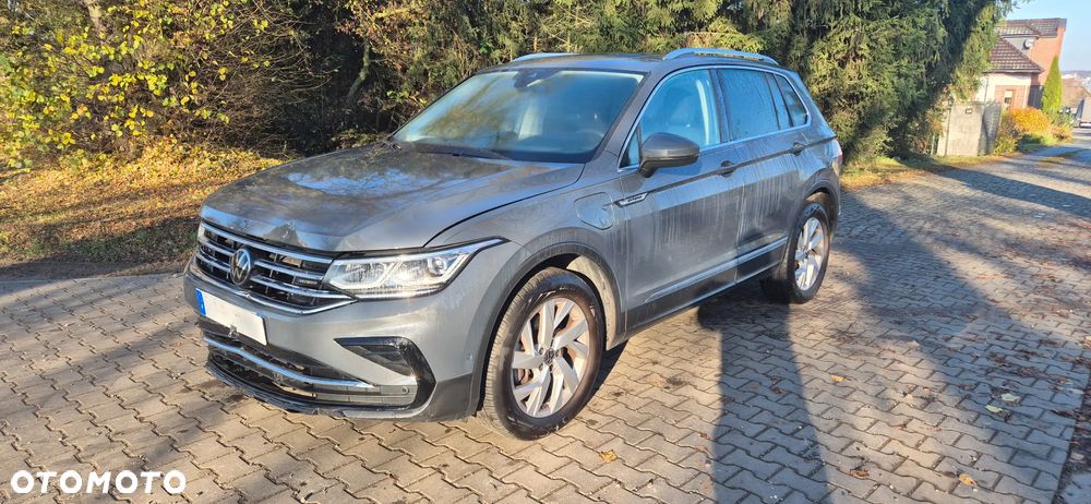 Volkswagen Tiguan - 1