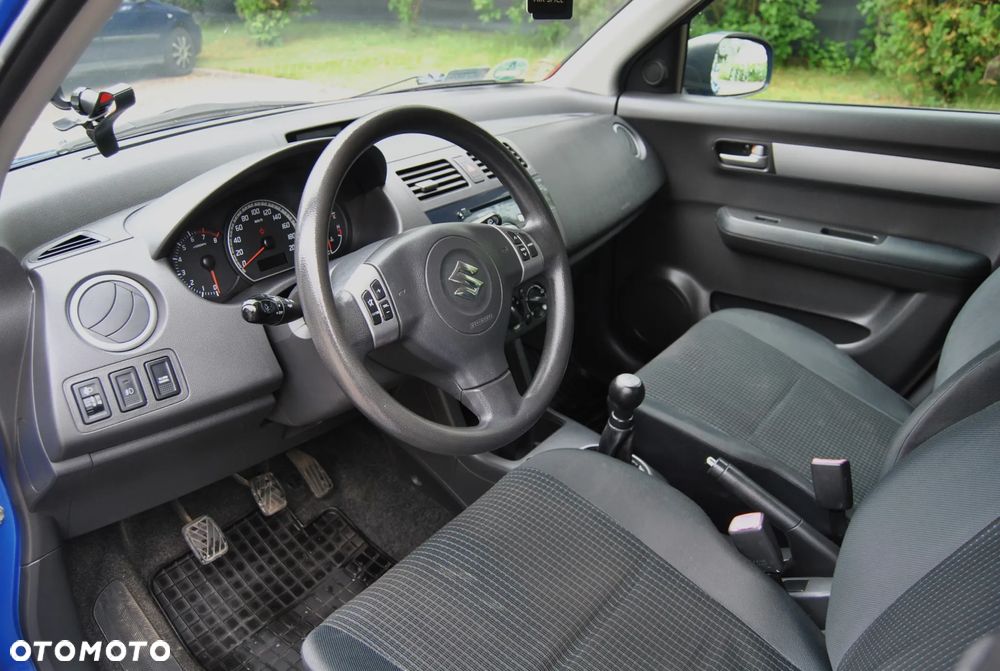 Suzuki Swift 1.3 Club - 5