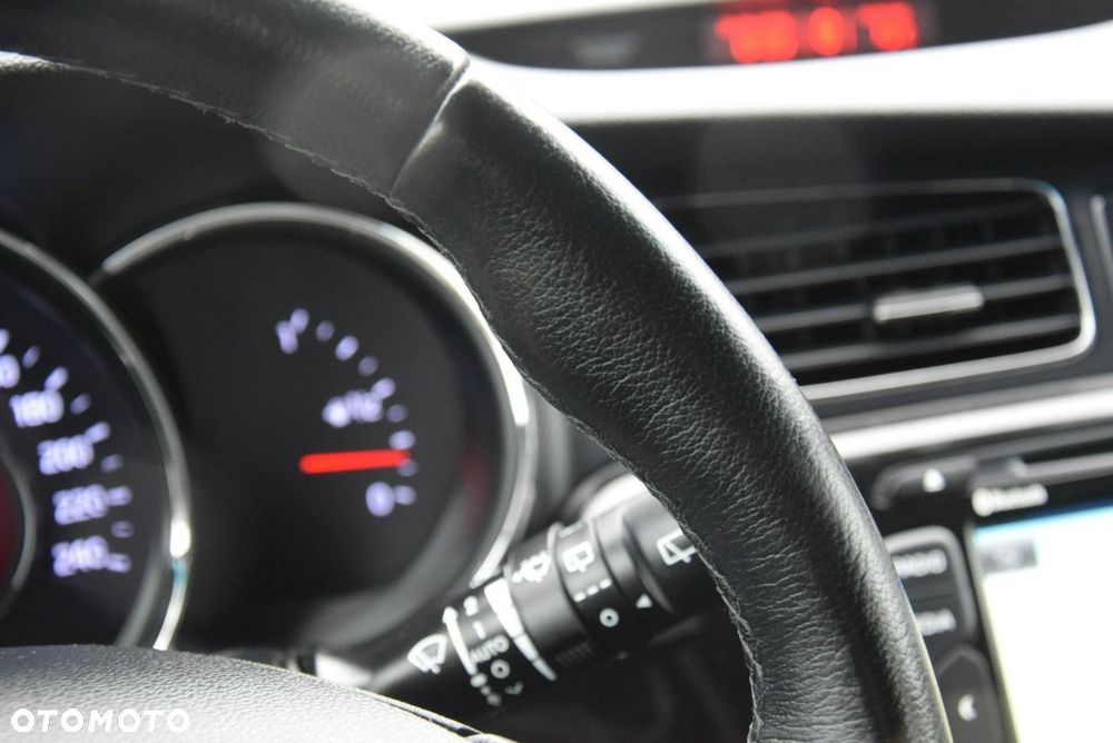 Kia Ceed 1.4 CVVT Dream Team Edition - 38