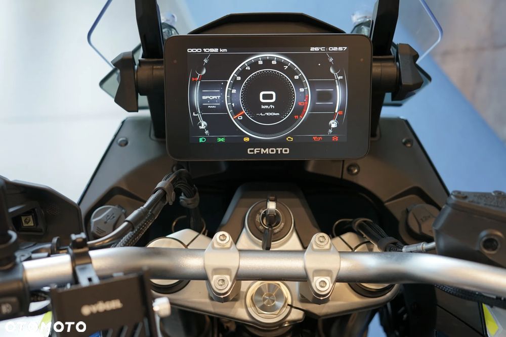 CFMoto 800MT Touring - 39