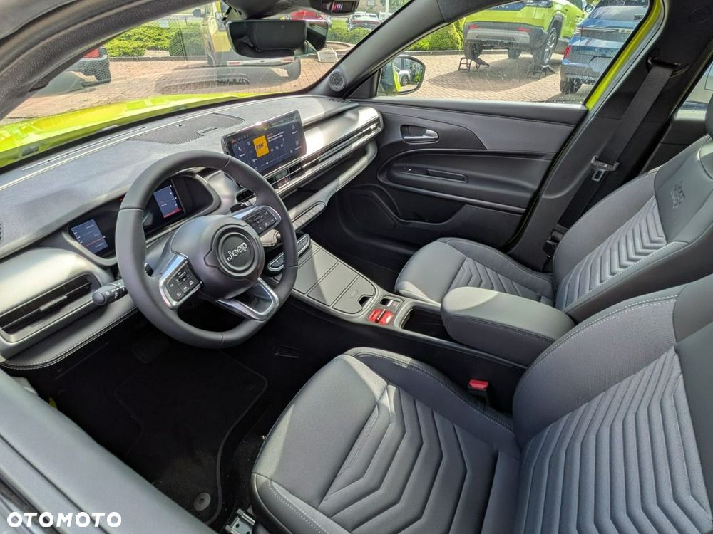 Jeep Avenger 1.2 T3 mHEV Summit eDCT6 - 8