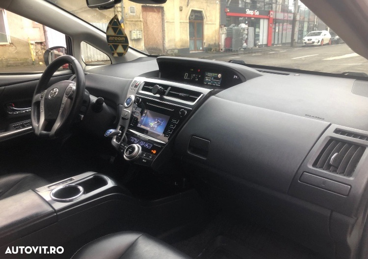 Toyota Prius+ (Hybrid) Executive - 8