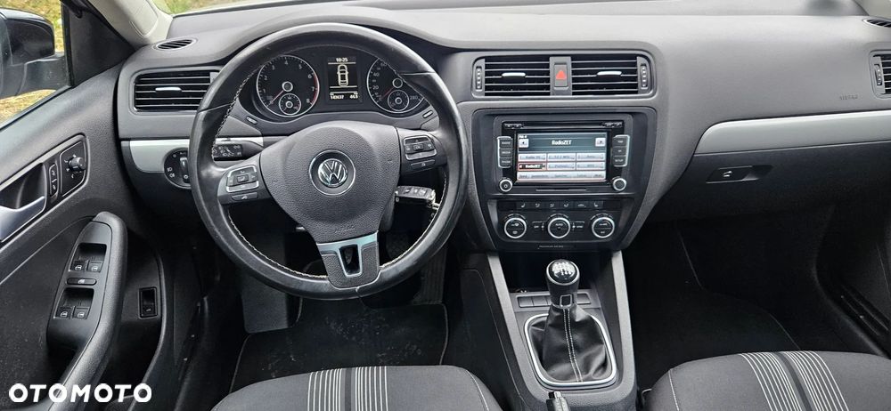 Volkswagen Jetta 1.4 TSI Match - 13