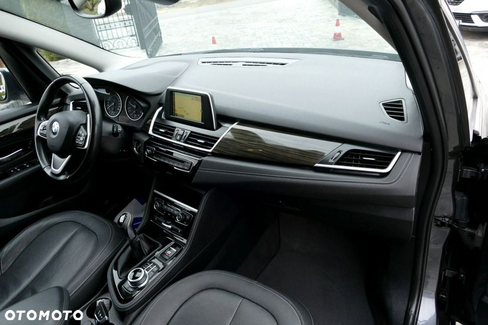 BMW Seria 2 216d Luxury Line - 25