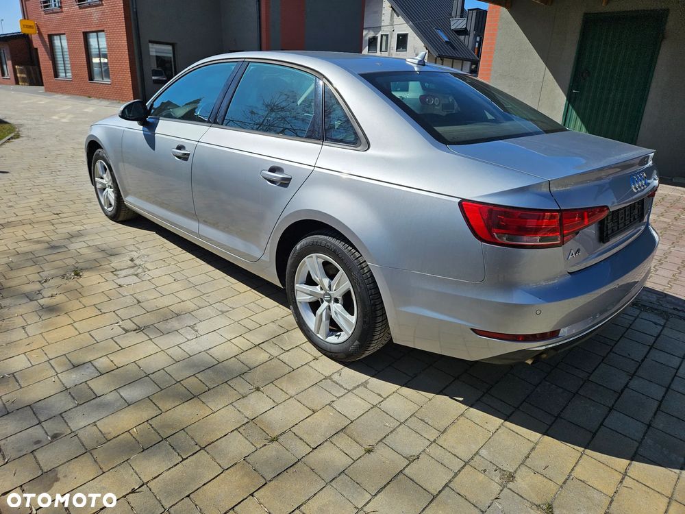 Audi A4 Limousine - 2