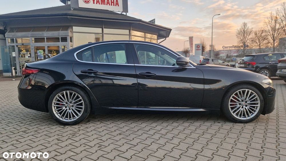 Alfa Romeo Giulia 2.2 D Turbo Super - 4