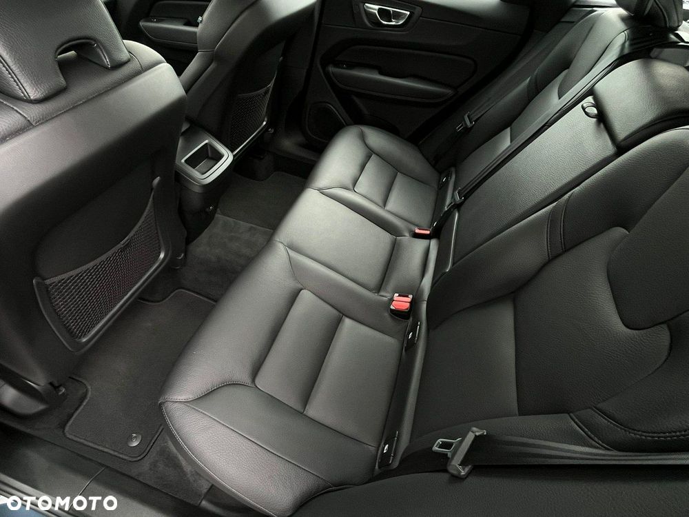 Volvo XC 60 B5 D AWD Inscription - 16