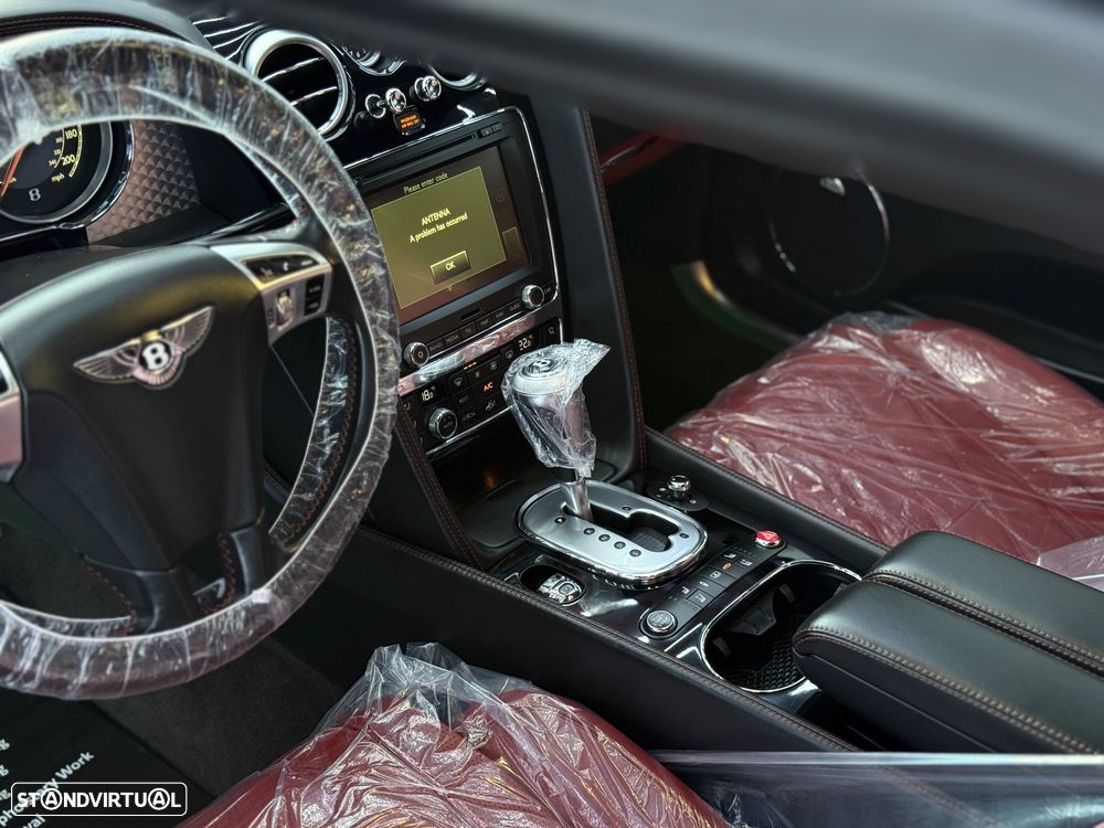 Bentley Flying Spur V8 - 12