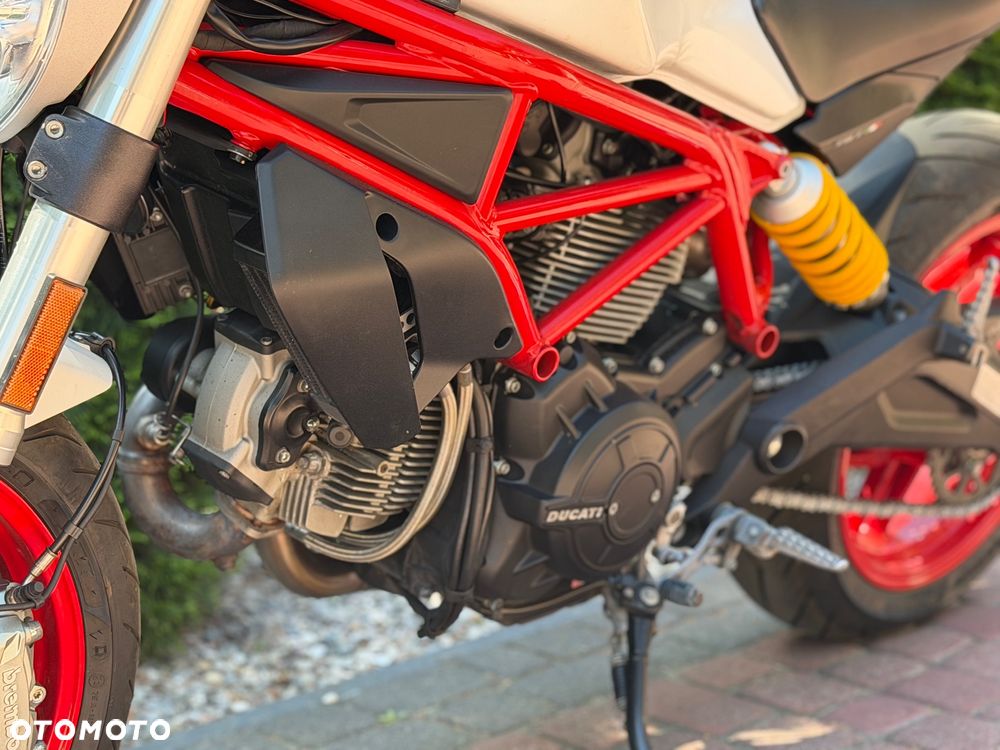 Ducati Monster - 17
