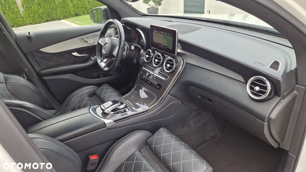 Mercedes-Benz GLC AMG 63 S 4Matic+ AMG Speedshift MCT 9G - 9