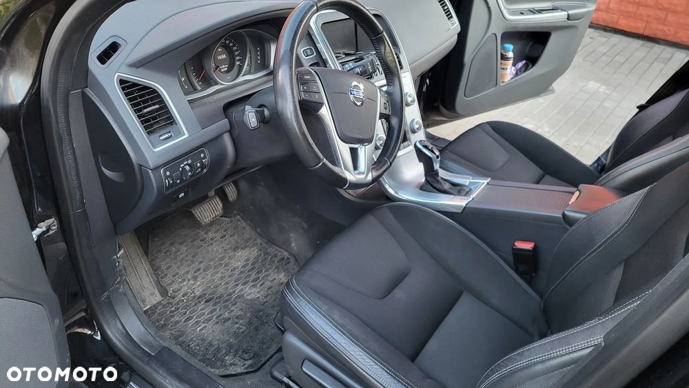 Volvo XC 60 D3 Drive-E Momentum - 10