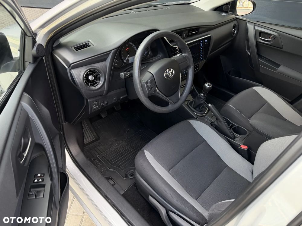 Toyota Auris - 4