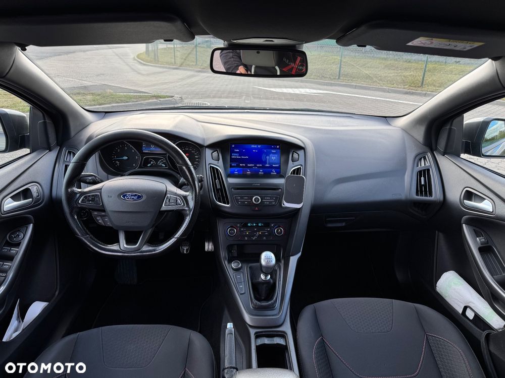 Ford Focus 1.5 TDCi ST-Line - 9