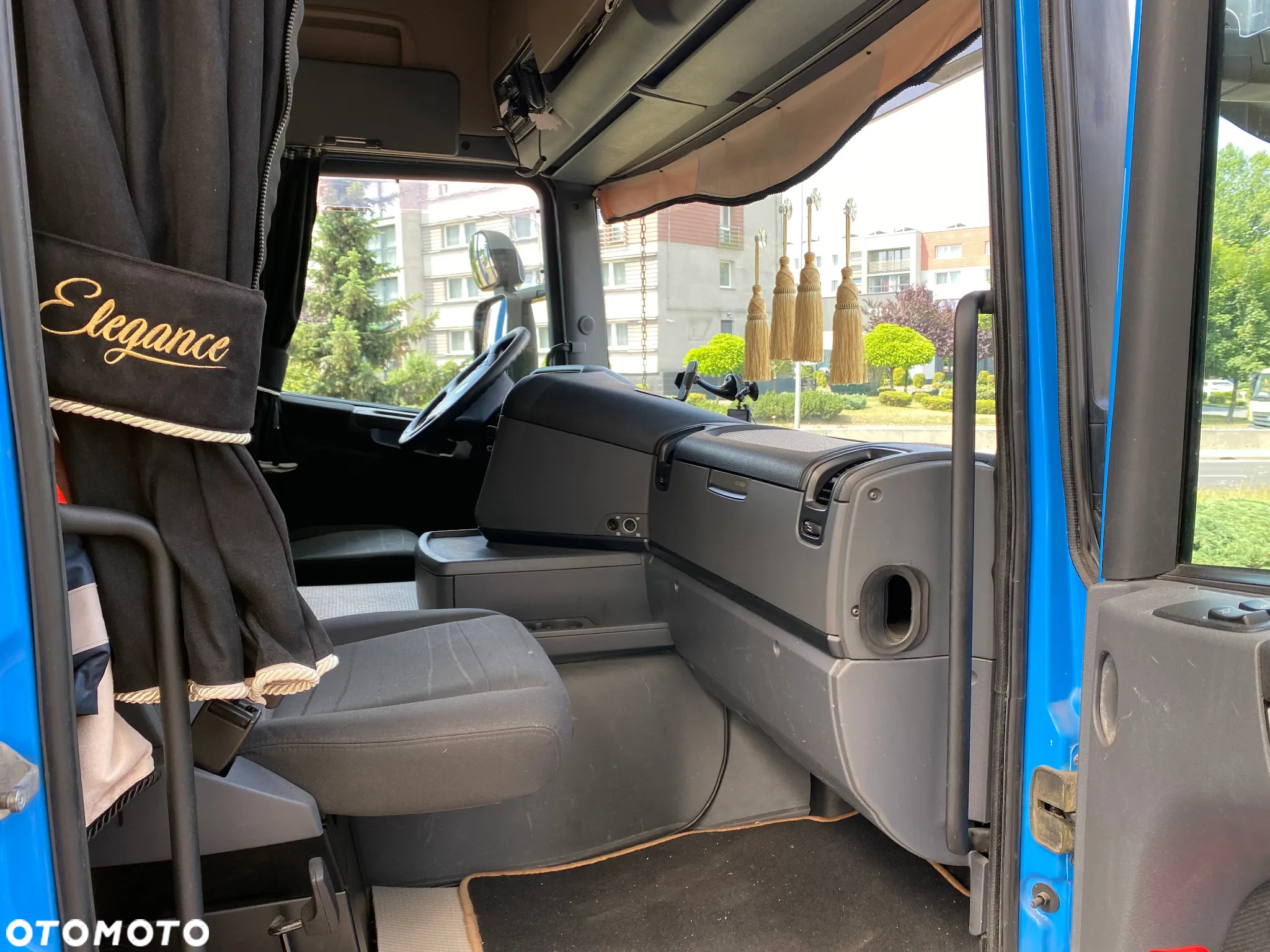 Scania G 320 - 28