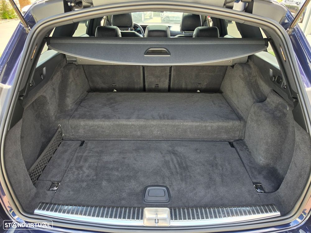Mercedes-Benz E 300 de AMG Line 4Matic - 23
