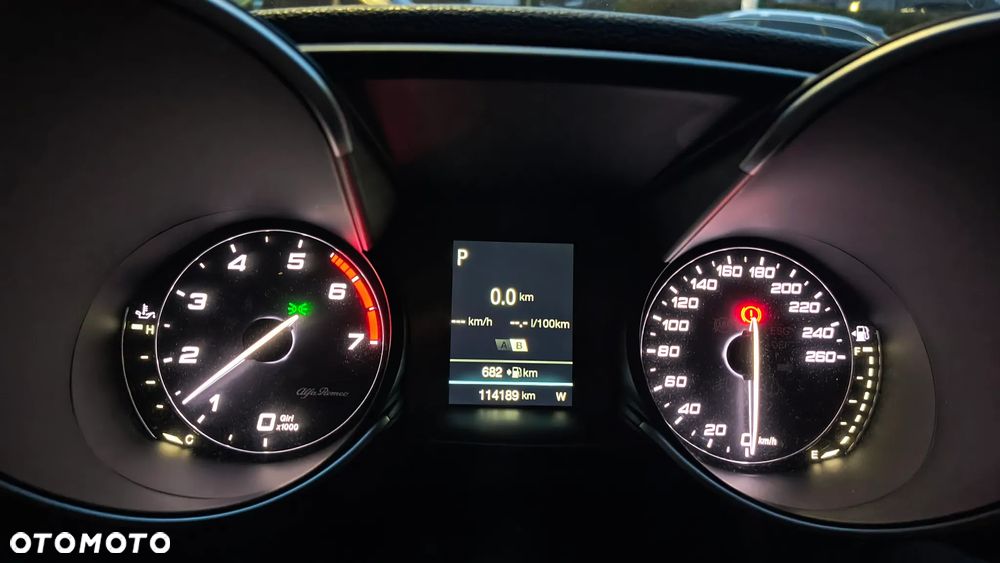 Alfa Romeo Giulia 2.0 Turbo - 11