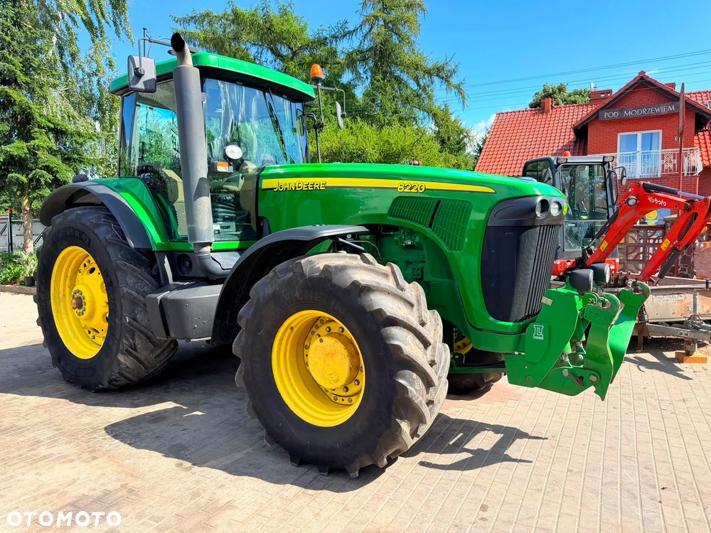 John Deere 8220 - 17