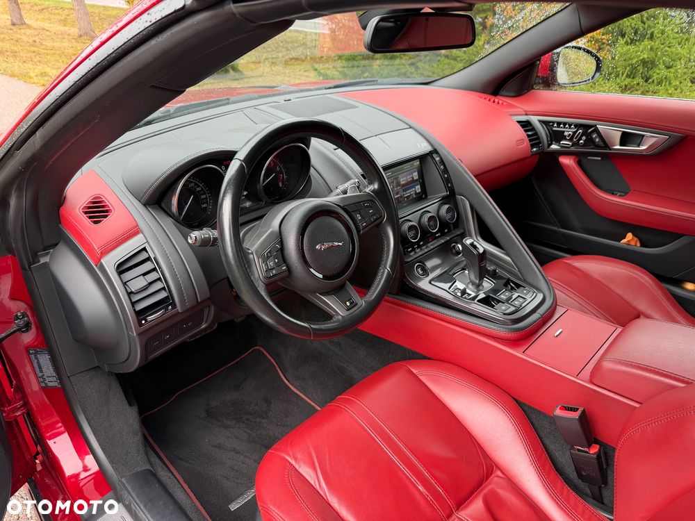 Jaguar F-Type R AWD - 18