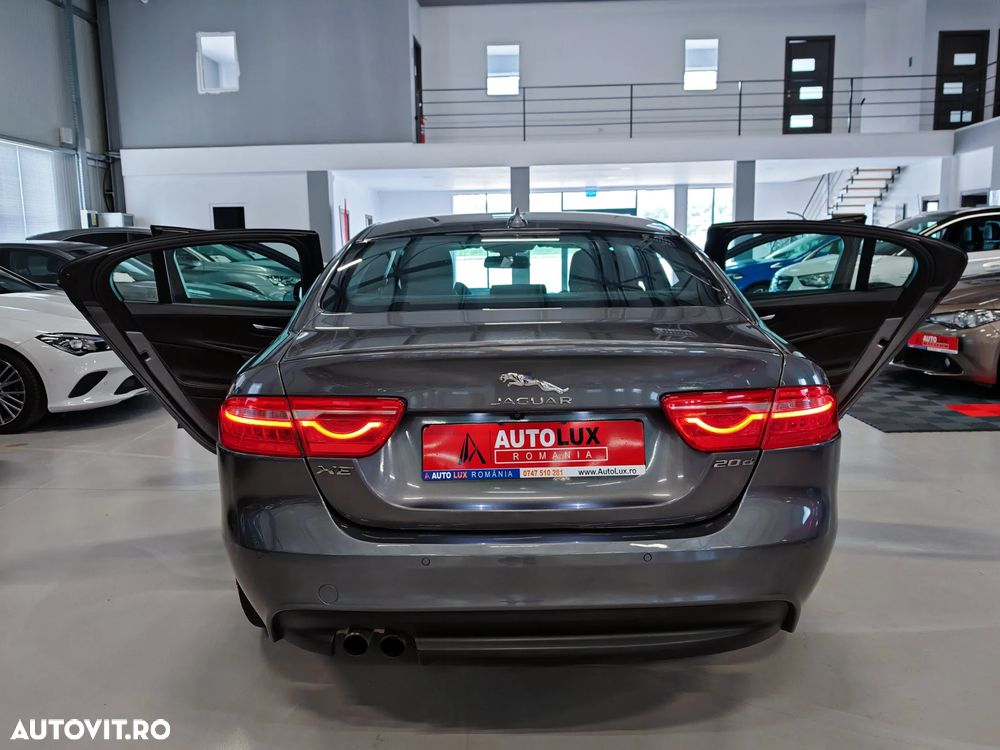 Jaguar XE 2.0 R-Sport - 31