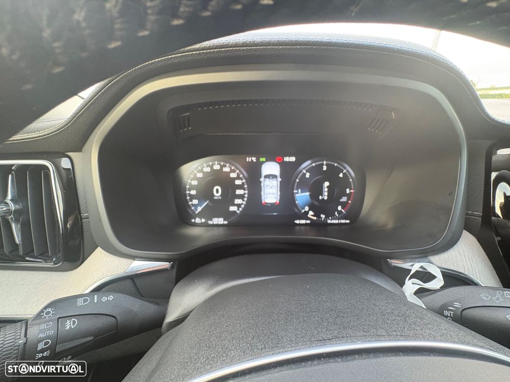 Volvo XC 60 2.0 D4 Inscription AWD Geartronic - 7