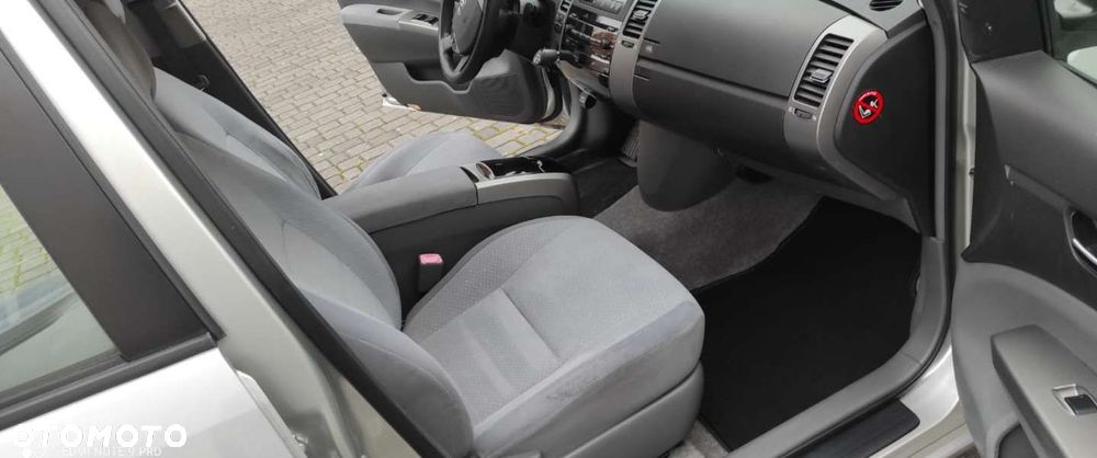 Toyota Prius (Hybrid) Sol - 19