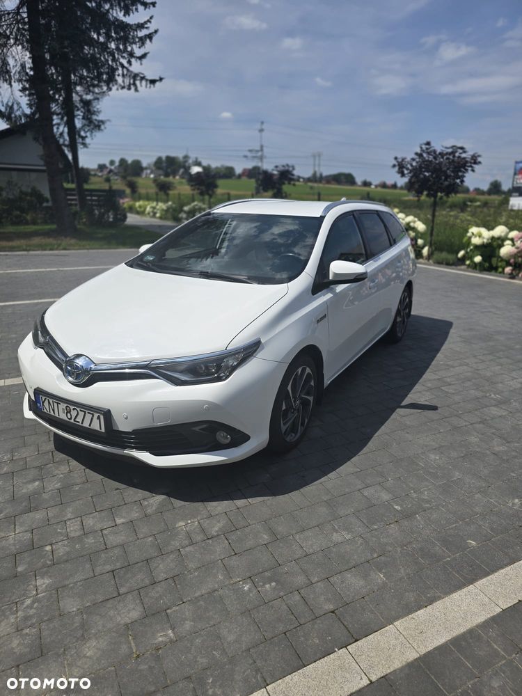 Toyota Auris 1.8 HSD Luna - 2