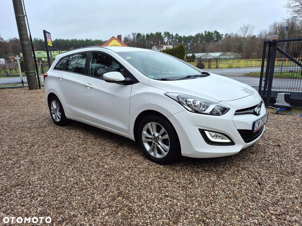 Hyundai i30 i30cw 1.4 Fifa World Cup Edition - 1